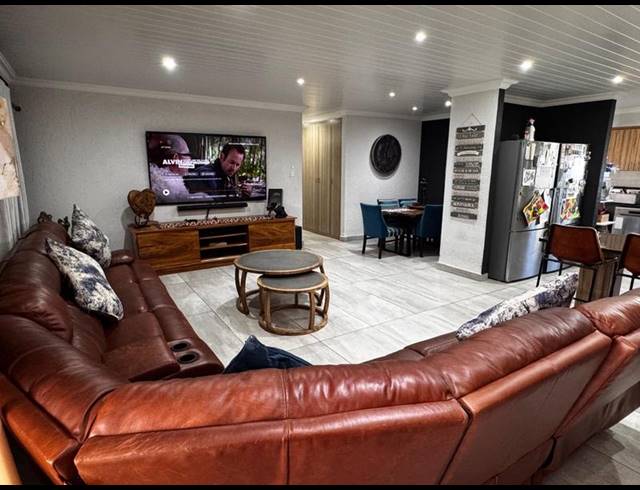 4 BEDROOM HOUSE FOR SALE IN MONTE CHRISTO